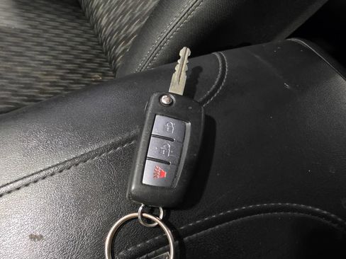 Used 2017 Nissan Rogue S FWD image 10