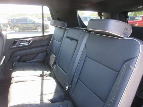 New 2026 GMC Yukon Elevation image 13