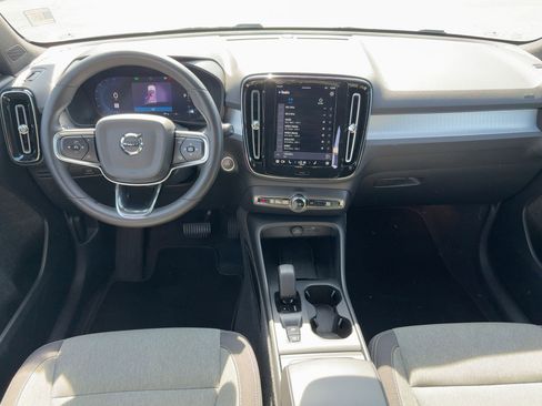 Certified 2024 Volvo XC40 B5 Core image 23