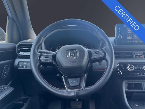 Used 2025 Honda Pilot TrailSport image 12