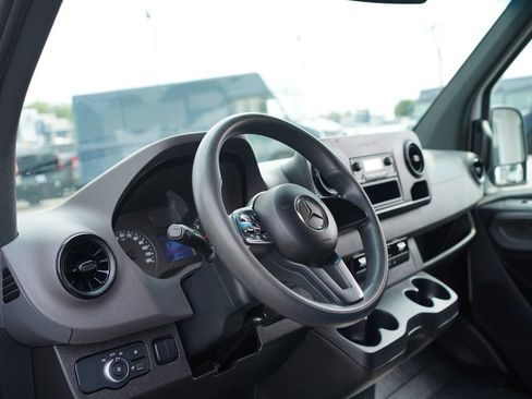 Used 2023 Mercedes-Benz Sprinter 2500 image 18