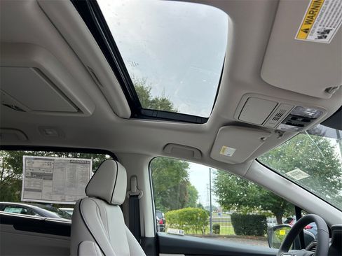 New 2026 Honda Odyssey Touring image 18