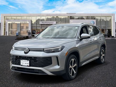 New 2025 Volkswagen Tiguan SE image 25