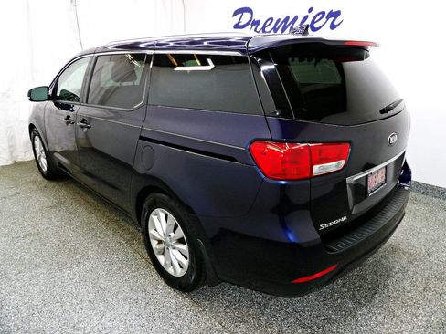 Used 2018 Kia Sedona EX image 4