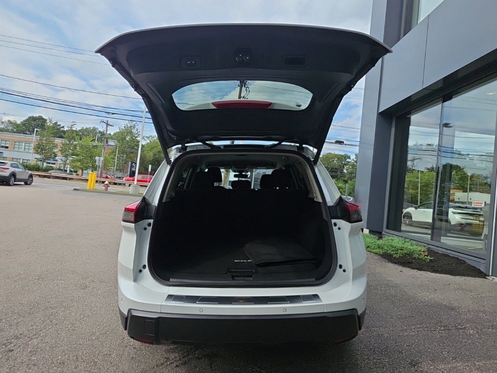 Certified 2026 Nissan Rogue SV AWD/4WD image 12