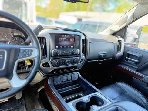 Used 2015 GMC Sierra 2500 SLT w/ Suspension Package, Off-Road AWD/4WD image 21