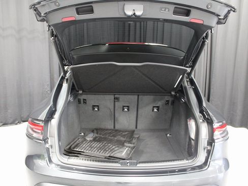 Used 2025 Porsche Macan image 21