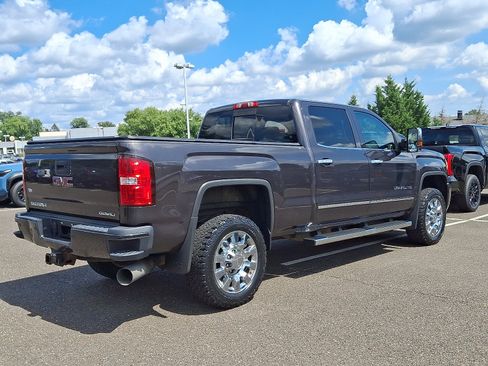 Used 2016 GMC Sierra 2500 Denali w/ Duramax Plus Package image 6