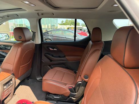 Used 2021 Chevrolet Traverse High Country AWD/4WD image 7