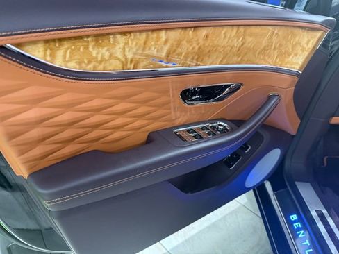 Used 2020 Bentley Flying Spur W12 image 19