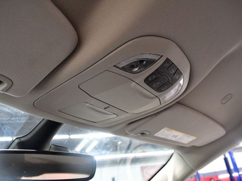 Used 2023 Chrysler Pacifica Touring-L FWD image 33