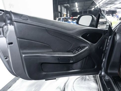 Used 2017 Aston Martin Vanquish Coupe RWD image 27