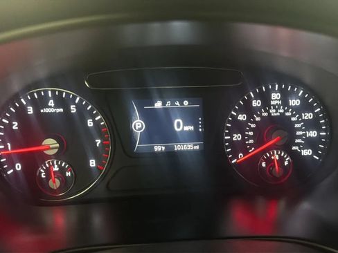 Used 2017 Kia Sorento FWD w/ LX Convenience Package image 12