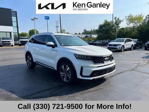 Certified 2023 Kia Sorento EX AWD/4WD image 4