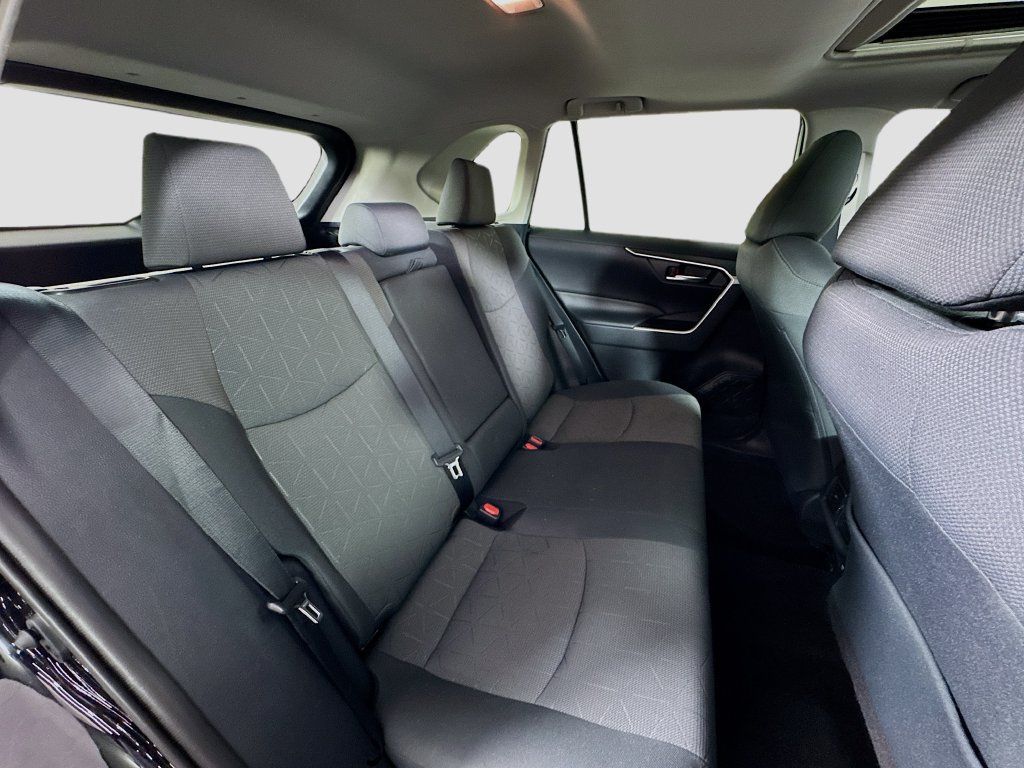 Used 2020 Toyota RAV4 XLE w/ Convenience Package AWD/4WD image 29