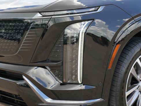 Used 2026 Cadillac Vistiq Sport AWD/4WD image 29