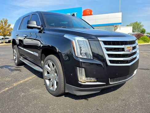 Used 2019 Cadillac Escalade Luxury AWD/4WD image 13