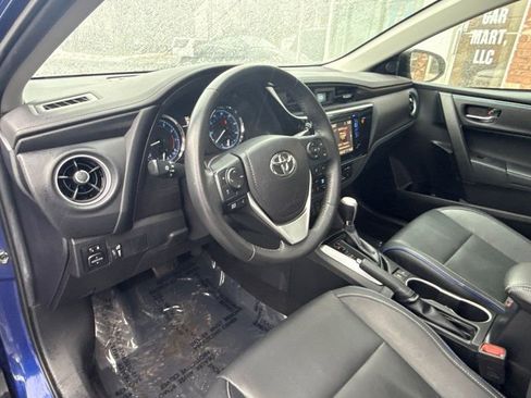 Used 2018 Toyota Corolla XSE image 10