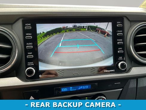 Used 2023 Toyota Tacoma TRD Off-Road AWD/4WD image 15