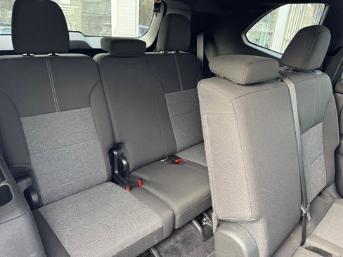 Used 2025 GMC Acadia Elevation image 47