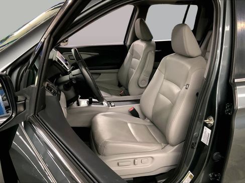 Used 2019 Honda Ridgeline RTL image 9