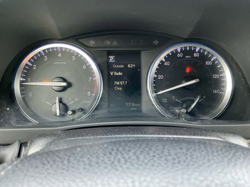 Used 2017 Toyota Highlander XLE image 22