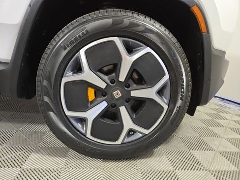 Used 2024 Rivian R1S Adventure AWD/4WD image 11