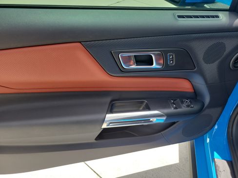 Used 2025 Ford Mustang Premium RWD image 12