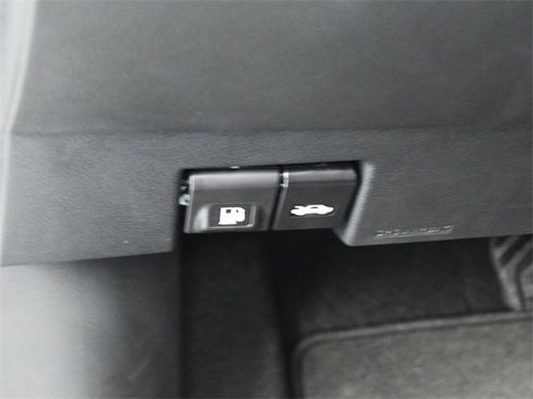 New 2025 Nissan Versa SV w/ Trunk Package image 21