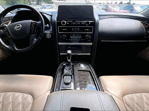 Used 2022 Nissan Armada Platinum w/ Captain's Chairs Package RWD image 18