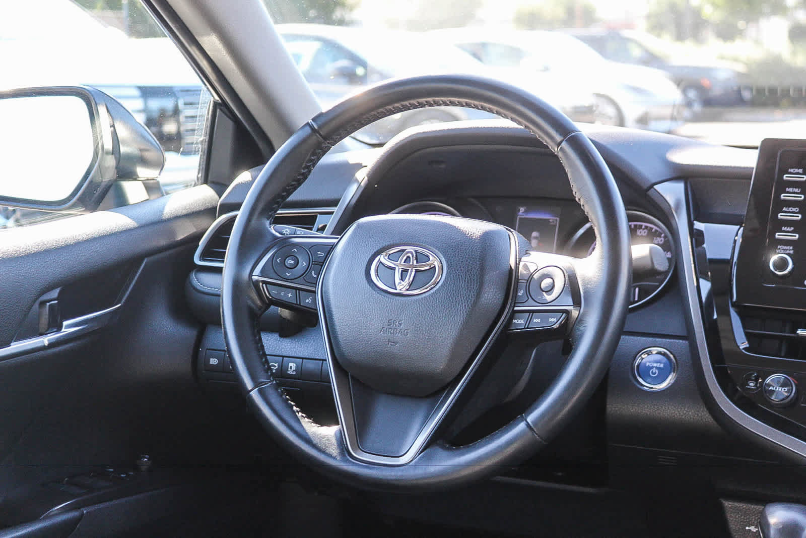 Used 2022 Toyota Camry SE FWD image 19