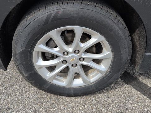 Used 2018 Chevrolet Equinox LT image 2