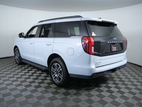 Certified 2025 Ford Expedition Active AWD/4WD image 4