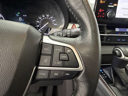 Used 2022 Toyota Sienna XLE AWD/4WD image 18