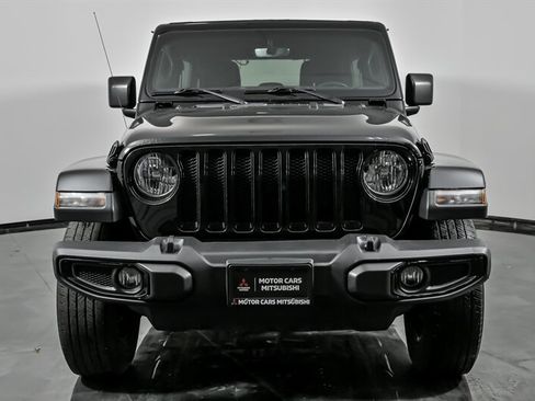 Used 2019 Jeep Wrangler Unlimited Sahara image 4
