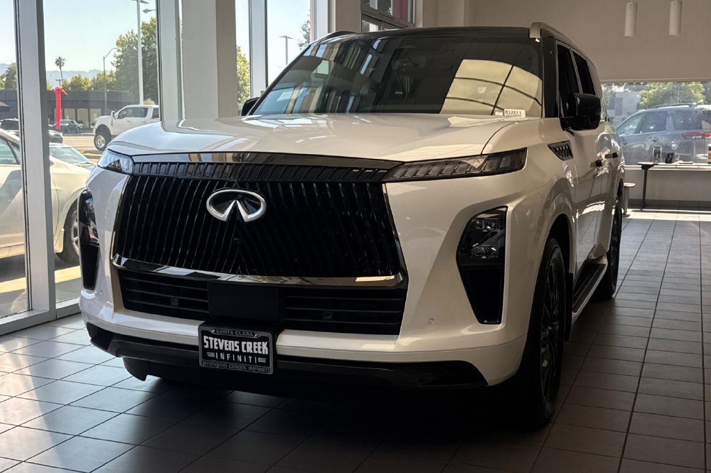 New 2026 INFINITI QX80 Autograph w/ Premium Cargo Package AWD/4WD image 2