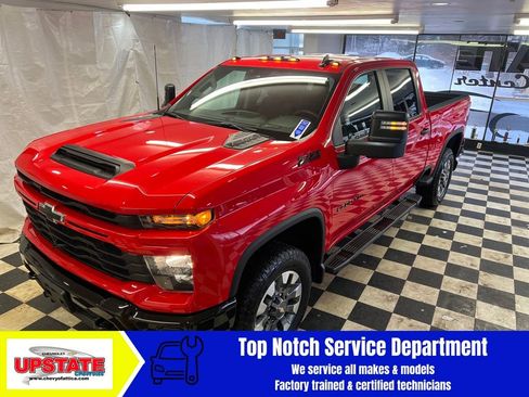 Used 2024 Chevrolet Silverado 2500 Custom w/ Custom Value Package image 5