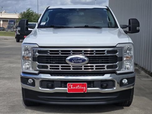 Used 2023 Ford F250 XLT AWD/4WD image 2