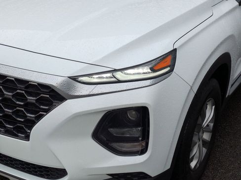 Used 2019 Hyundai Santa Fe SE image 9