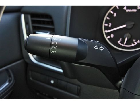 Certified 2026 Nissan Rogue SV FWD image 20