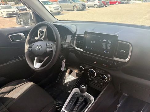 Used 2020 Hyundai Venue SEL FWD image 20