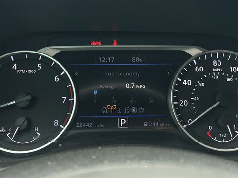Used 2023 Nissan Sentra SR w/ SR Premium Package FWD image 23