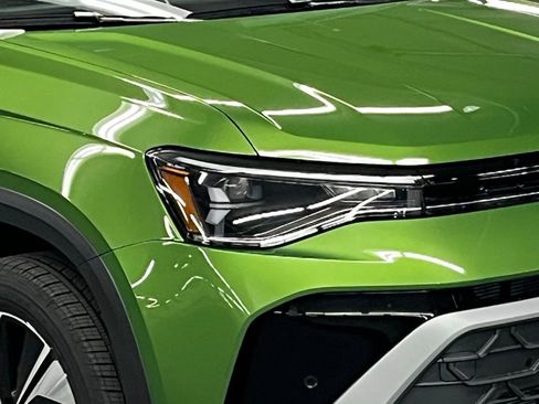 New 2025 Volkswagen Taos SE image 41