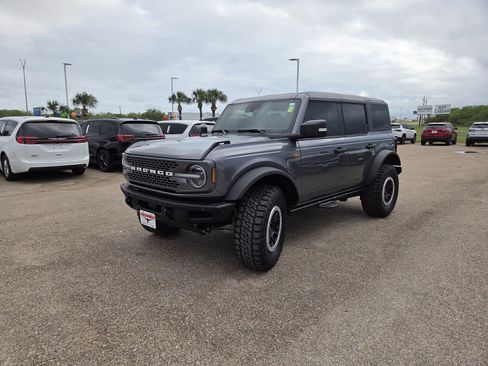 Used 2024 Ford Bronco Badlands AWD/4WD image 3