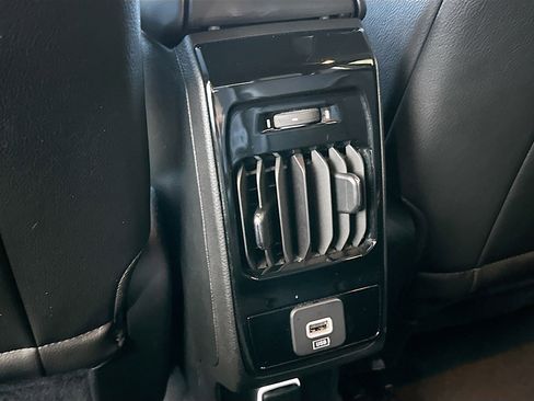 Used 2023 Jeep Compass Limited image 25