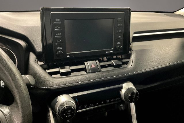 Used 2022 Toyota RAV4 XLE AWD/4WD image 9