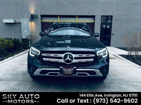 Used 2021 Mercedes-Benz GLC 300 4MATIC image 2