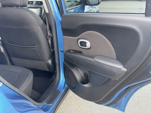 Used 2018 Kia Soul + image 14