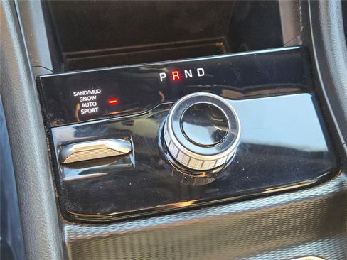 Certified 2024 Jeep Grand Cherokee Limited image 32