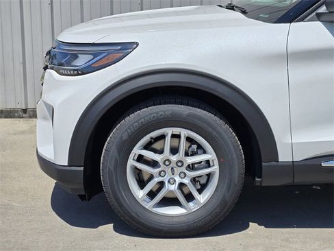 New 2025 Ford Explorer Active w/ Active Comfort Package image 8